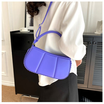2024 Lady Single Shoulder Bag with Polyester Lining Material and Striped Pattern