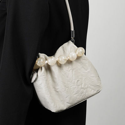 Functional and Fashionable All-in-one Niche Design grade Pearl Hand Bill Shoulder Bag
