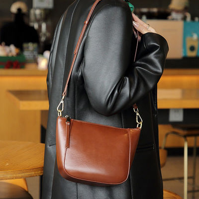 Small and Popular High End Fashion Simple Shoulder Bag with Custom Logo Avaliable
