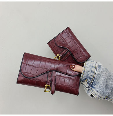 Designer Women's Wallet Low MOQ Mix Models Advantage in 19cm * 10cm * 2cm Package Size
